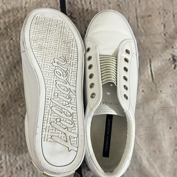 Tommy Hilfiger causal shoes women’s size 9 - Picture 4 of 5